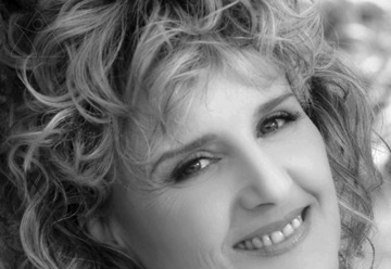 זורבה בשניים – חגיגה יוונית