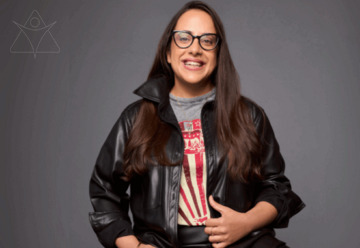 יונה קפח במופע סטנדאפ