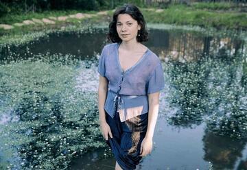 בכורות בענב - נרקיס רעם