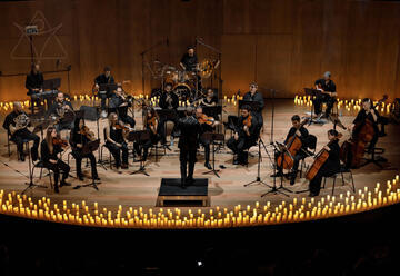 Рок-хиты с оркестром при свечах